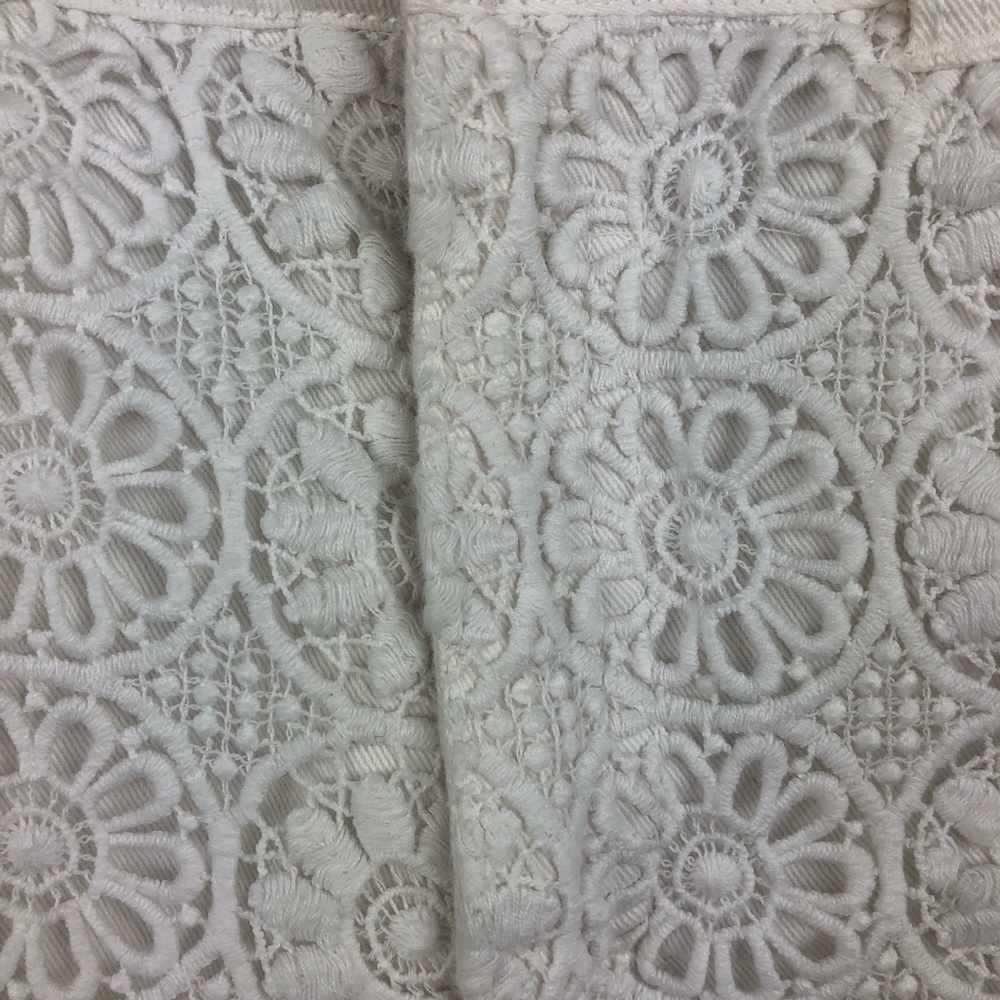 H&M Womens Shorts, White Lace Size 10 - Picture 5 of 8